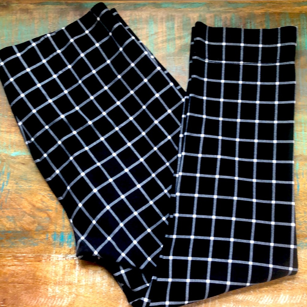 Black and white pants. Super comfortable